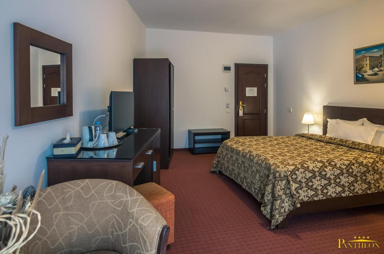 Pension Pantheon Poiana Brasov Bagian luar foto