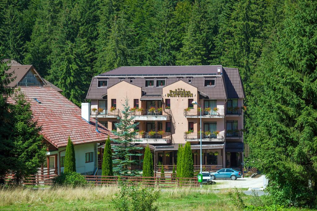 Pension Pantheon Poiana Brasov Bagian luar foto